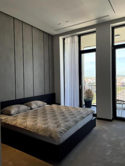 Luxury Penthouse Prishtina Leilighet Pristina Eksteriør bilde
